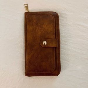 🆕 Everywhere Elegance Wallet - Brown